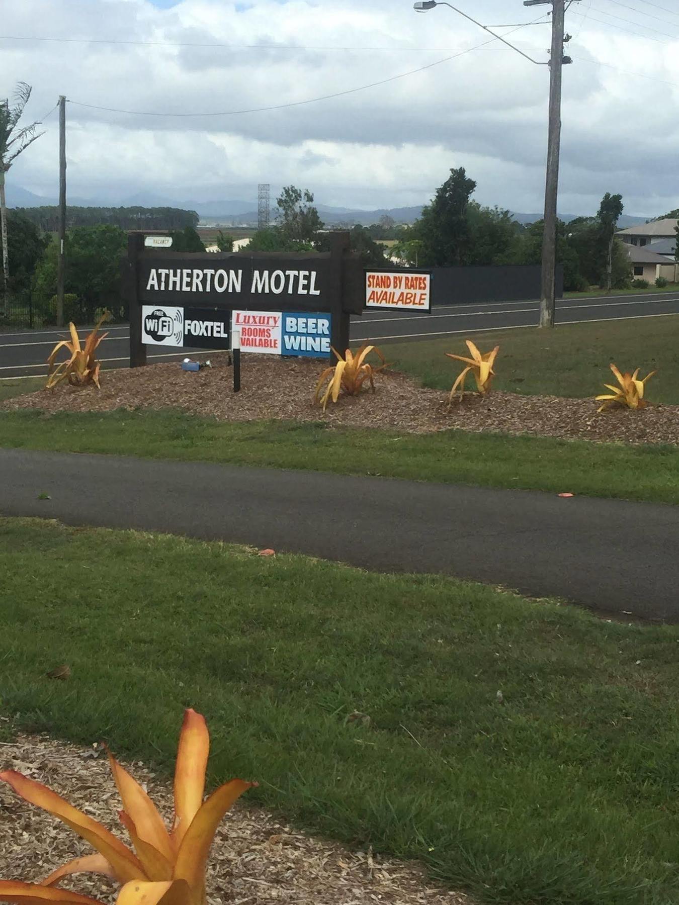 Atherton Motel Екстер'єр фото